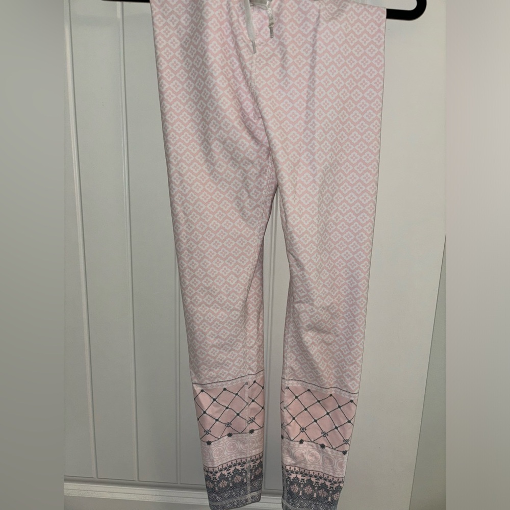 Sarah’s Day White Fox Active Brand. Ballerina bottoms. Size medium. Worn once.